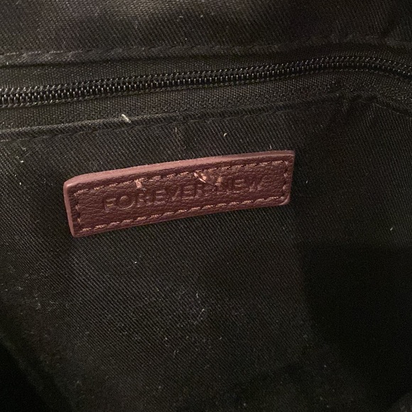 Forever New back pack - Picture 4 of 7